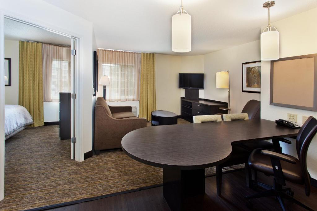 Sonesta Simply Suites Philadelphia Willow Grove - image 6