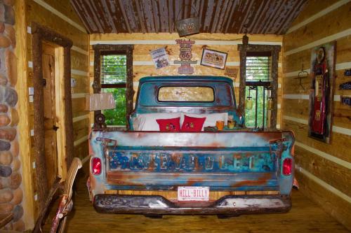 Fox Pass Cabins - image 5