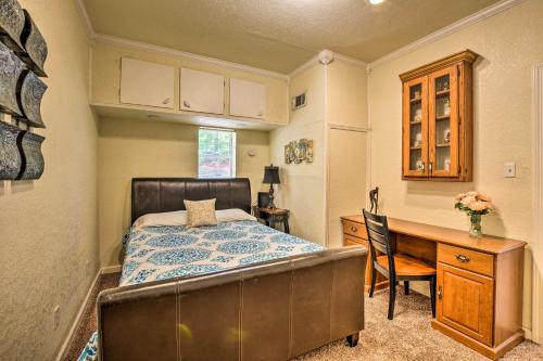 Waterfront Hot Springs Cabin with Deck and Private Dock - image 4