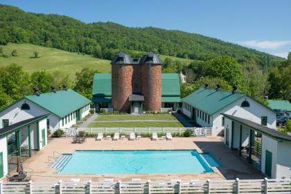 Overlook Manor - image 9