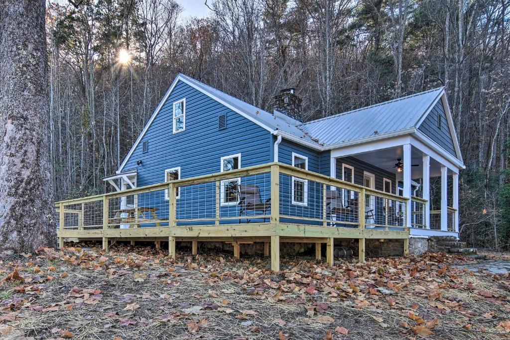 Hot Springs Home with Fire Pit and Deck Walk to the AT! - main image