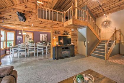 Lakefront Hot Springs Retreat with Deck and Boat Dock! - image 10