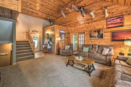 Lakefront Hot Springs Retreat with Deck and Boat Dock! - image 12