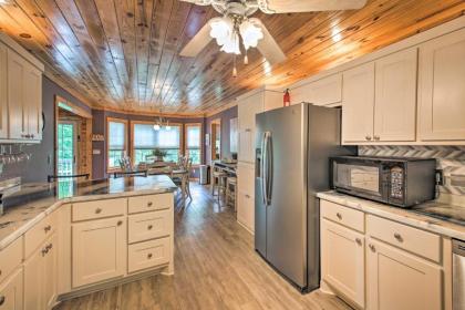 Lakefront Hot Springs Retreat with Deck and Boat Dock! - image 15