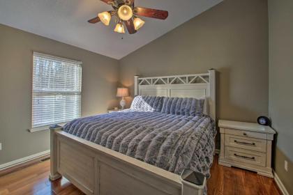Relaxing Hot Springs Retreat with Gas Fireplace - image 13