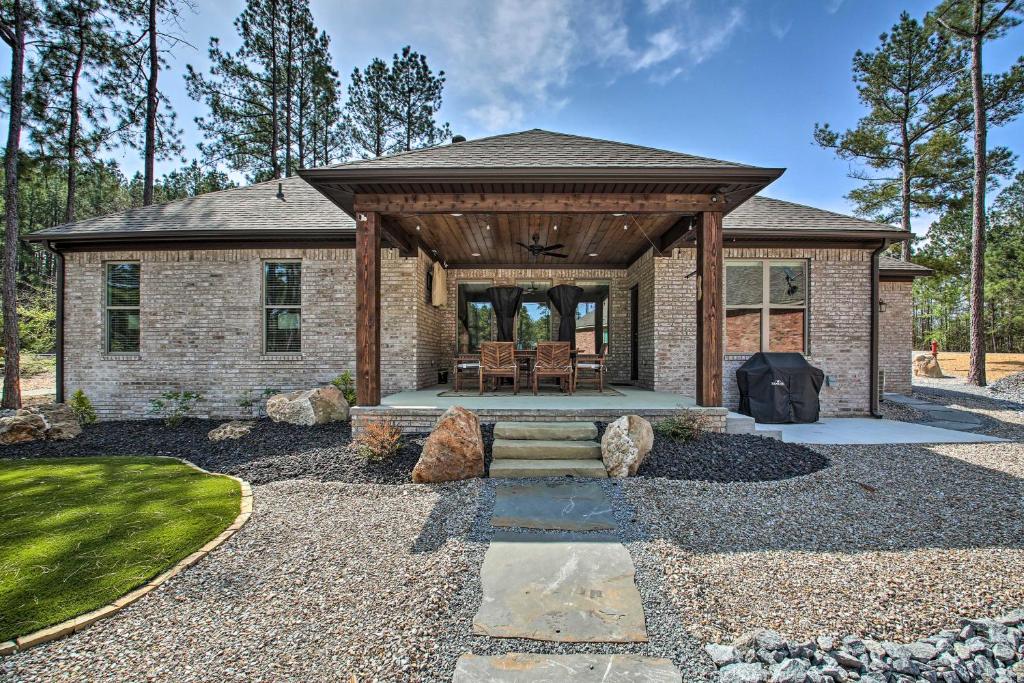 Newly Built Home with Fire Pit on Golf Course! - image 2