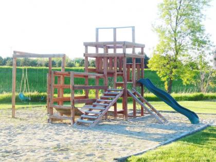 American Inn and Suites Houghton Lake - image 11