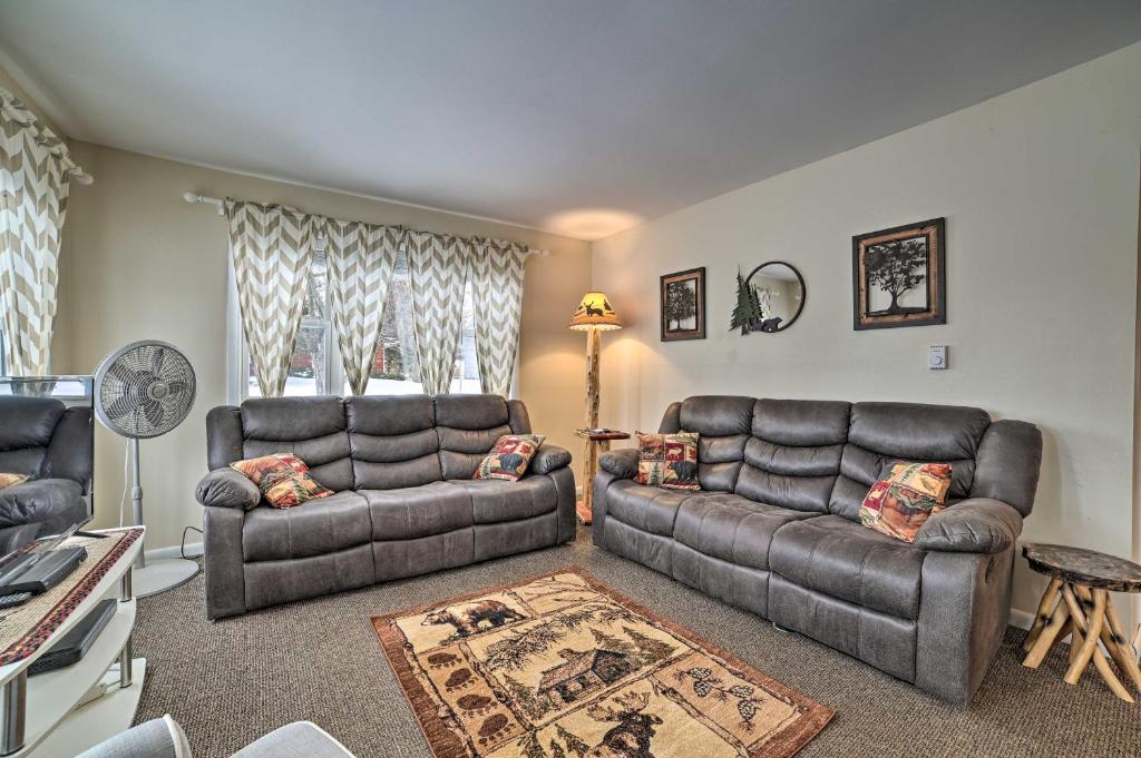 Cozy Houghton Lake Heights Cottage with Private Yard - image 5