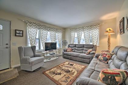 Cozy Houghton Lake Heights Cottage with Private Yard - image 6