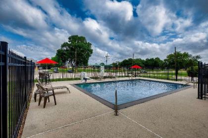 Red Roof Inn Houma - image 8