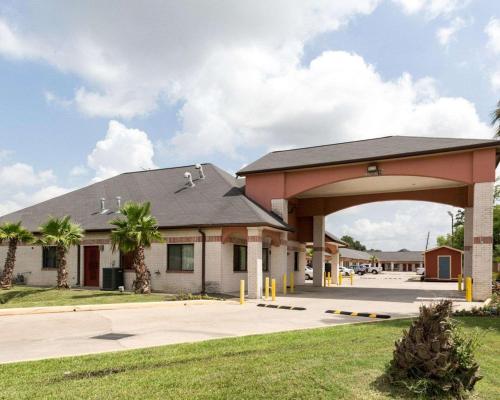 Scottish Inn & Suites IAH West - main image