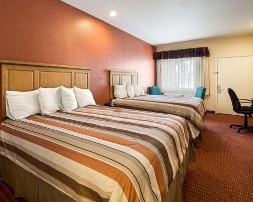Scottish Inn & Suites IAH West - image 4