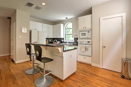 Charming Houston townhome in montrose Neighborhood Houston