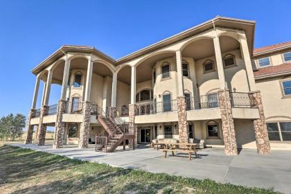 Luxe Hudson House with Mtn Views - 30 Min to Denver!