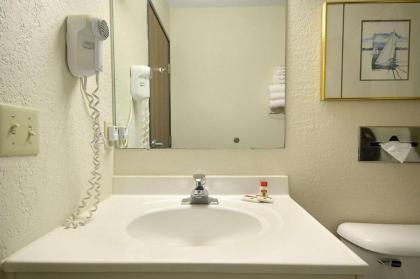 Travelodge by Wyndham Hudsonville - image 3