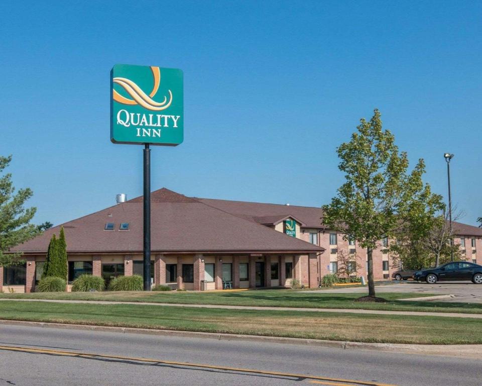 Quality Inn Hudsonville - image 3