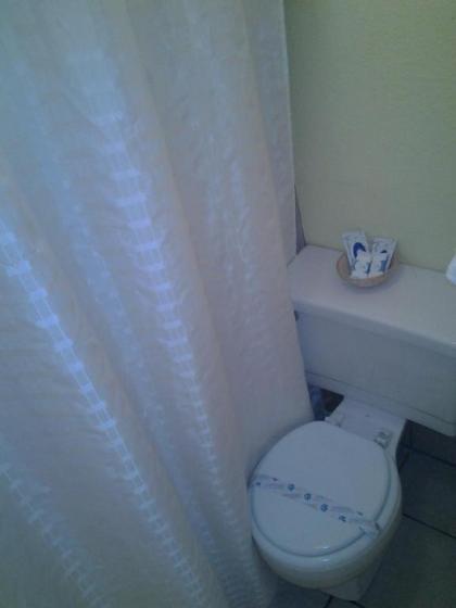Holiday Motel - image 13