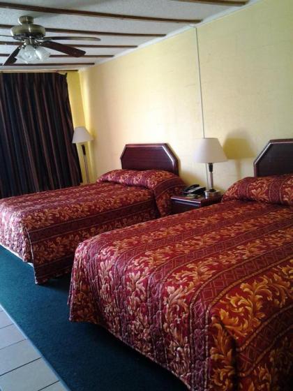 Holiday Motel - image 14