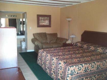 Holiday Motel - image 2