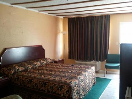 Holiday Motel - image 7