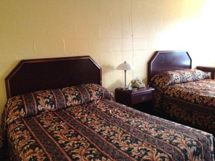 Holiday Motel - image 9