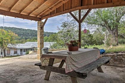 River Retreat with Deck 2 Kayaks Fire Pit and Grill! - image 9