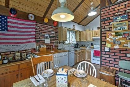 Hunter Hideaway with Yard and Deck 3 Mi to Ski Slopes - image 12