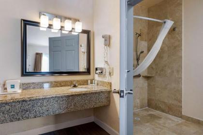 Quality Inn & Suites Huntington Beach - image 10