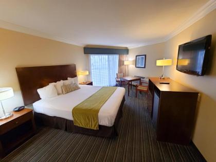 Huntington Beach Inn - image 13