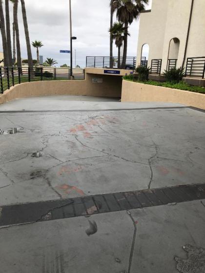 Huntington Beach Inn - image 5