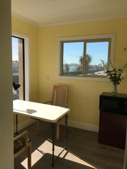 777 Motor Inn - image 10