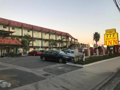 777 Motor Inn - image 11