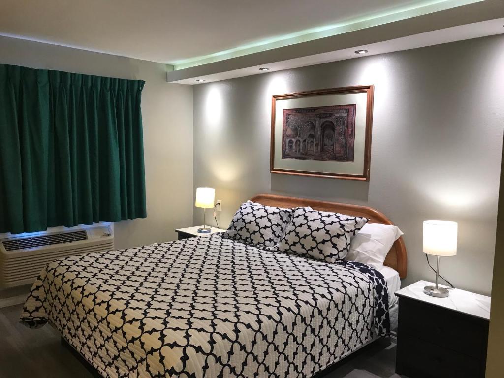 777 Motor Inn - image 2