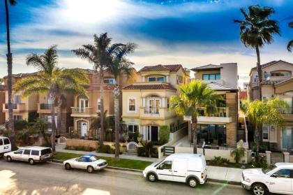 249 - 3 Story Dream Home - image 2
