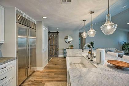 Huntington Beach Bungalow with Updated Interior - image 14