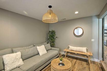 Huntington Beach Bungalow with Updated Interior - image 7