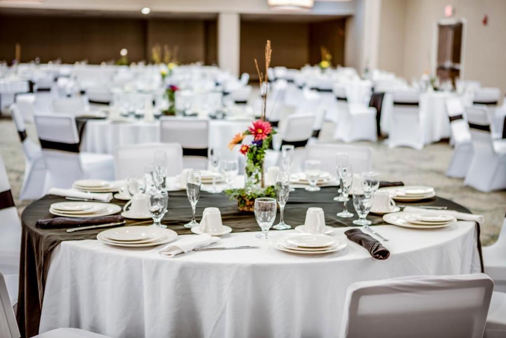 DoubleTree by Hilton Huntington WV - main image