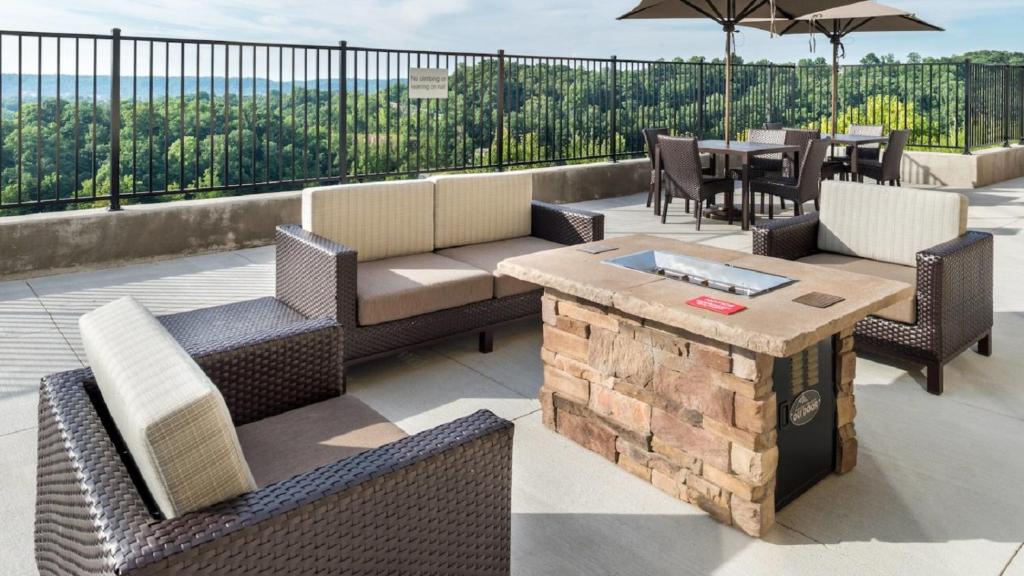 Fairfield Inn & Suites by Marriott Huntington - main image