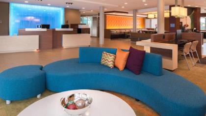 Fairfield Inn & Suites by Marriott Huntington - image 11