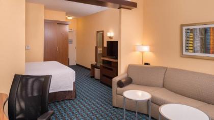 Fairfield Inn & Suites by Marriott Huntington - image 2