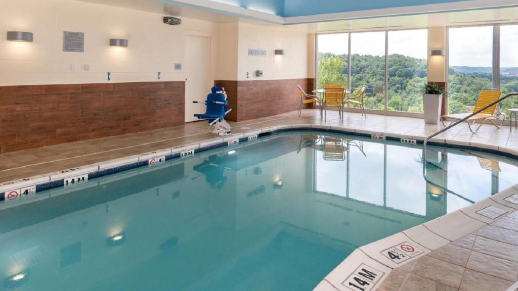 Fairfield Inn & Suites by Marriott Huntington - image 7