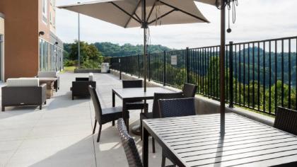 Fairfield Inn & Suites by Marriott Huntington - image 8