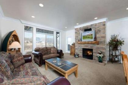 A Lakeside mountain Condo   3 Bedrooms near Pineview Reservoir LS 28 Utah