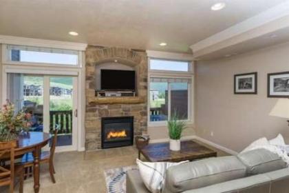 Beautiful Huntsville Vacation Rental 10 mins from Snowbasin LS 40 Utah