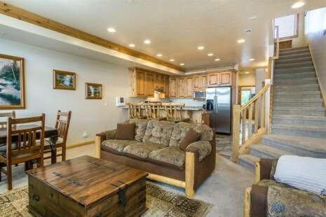 2 Bedroom Snowbasin Vacation Rental - Huntsville Utah Lodging Options - image 3