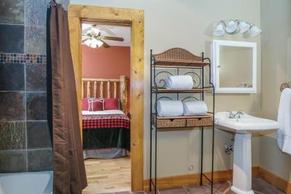 4 Bedroom Mountain Cabin in Huntsville Utah Sleeps 10 Home M - image 13