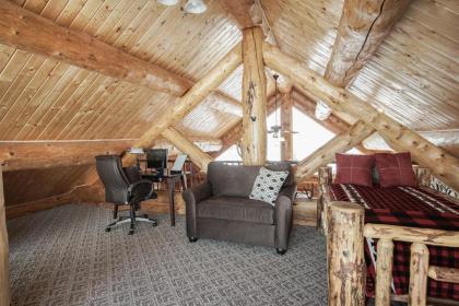 4 Bedroom Mountain Cabin in Huntsville Utah Sleeps 10 Home M - image 14