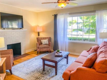 Bright Bonita Bungalow-Yard-Deck-Medical District