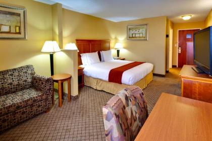 Holiday Inn Express Hurricane Mills Waverly an IHG Hotel - image 10