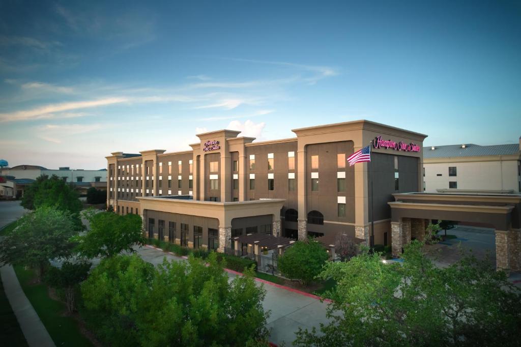 Hampton Inn & Suites Dallas-DFW Airport Hurst - main image
